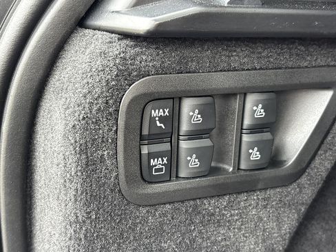 Used 2026 BMW X7 xDrive40i AWD/4WD image 27
