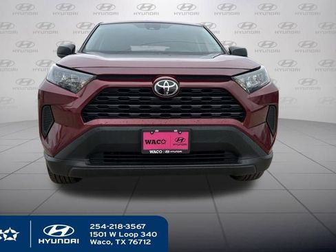 Used 2022 Toyota RAV4 LE image 2