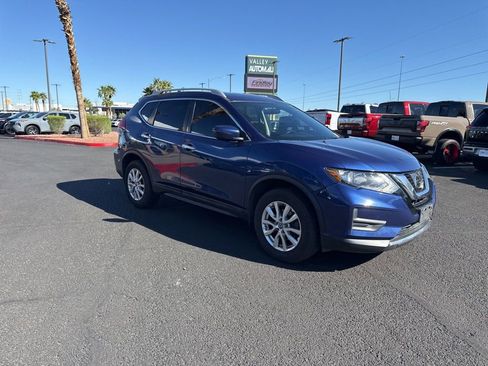 Used 2017 Nissan Rogue SV w/ Sun & Sound Touring Package image 5