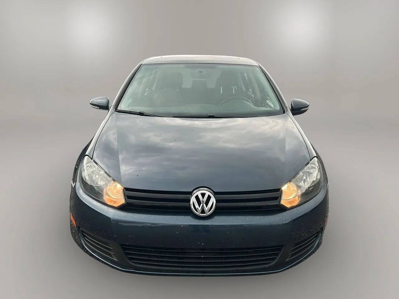 Used 2013 Volkswagen Golf 4-Door FWD image 2