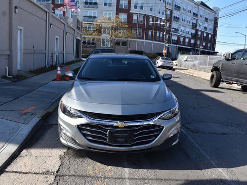 Used 2024 Chevrolet Malibu LT image 3