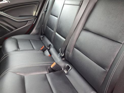 Used 2018 Mercedes-Benz CLA 250 4MATIC image 7