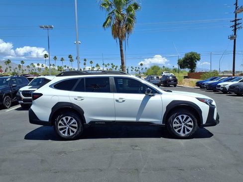 Used 2025 Subaru Outback Premium AWD/4WD image 9