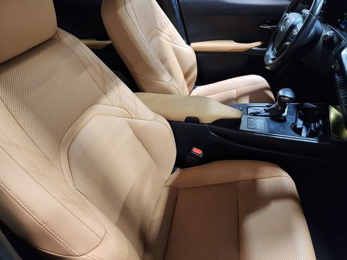 Used 2023 Lexus UX 250h FWD w/ Accessory Package (Z2) image 31