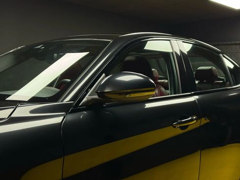 Used 2019 Alfa Romeo Giulia Ti Sport w/ Quick Order Package 22S Sport image 9