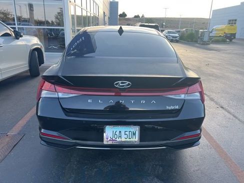 Used 2023 Hyundai Elantra Limited FWD image 3