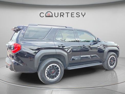 Certified 2025 Toyota 4Runner TRD Off-Road Premium AWD/4WD image 5