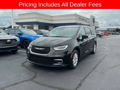 Used 2024 Chrysler Pacifica Touring-L