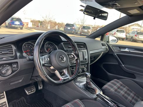 Used 2017 Volkswagen GTI Autobahn image 25
