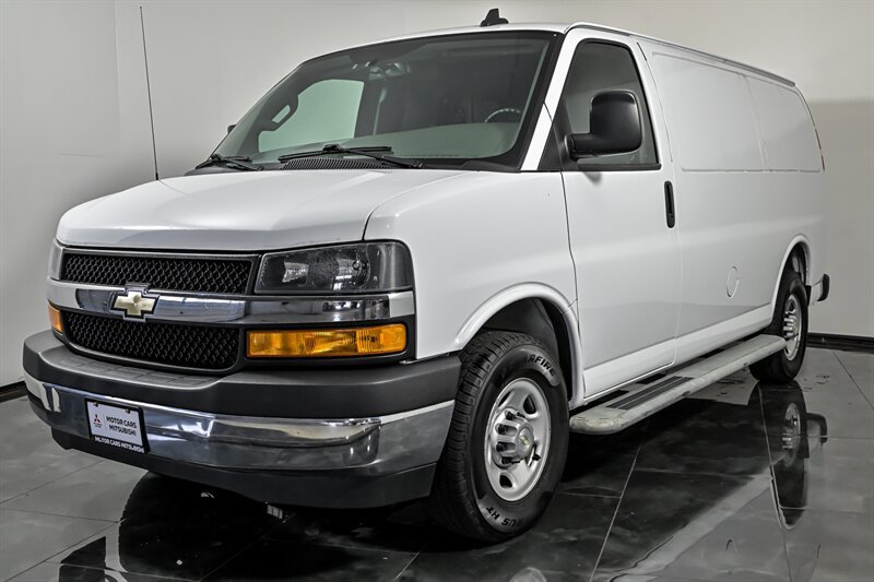 Used 2021 Chevrolet Express 2500 w/ Driver Convenience Package RWD image 5