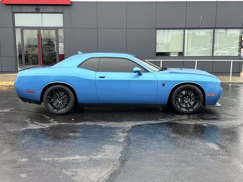 Used 2023 Dodge Challenger SRT Hellcat image 2