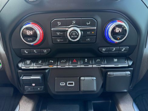 Certified 2022 GMC Sierra 3500 Denali w/ Denali Ultimate Package image 29