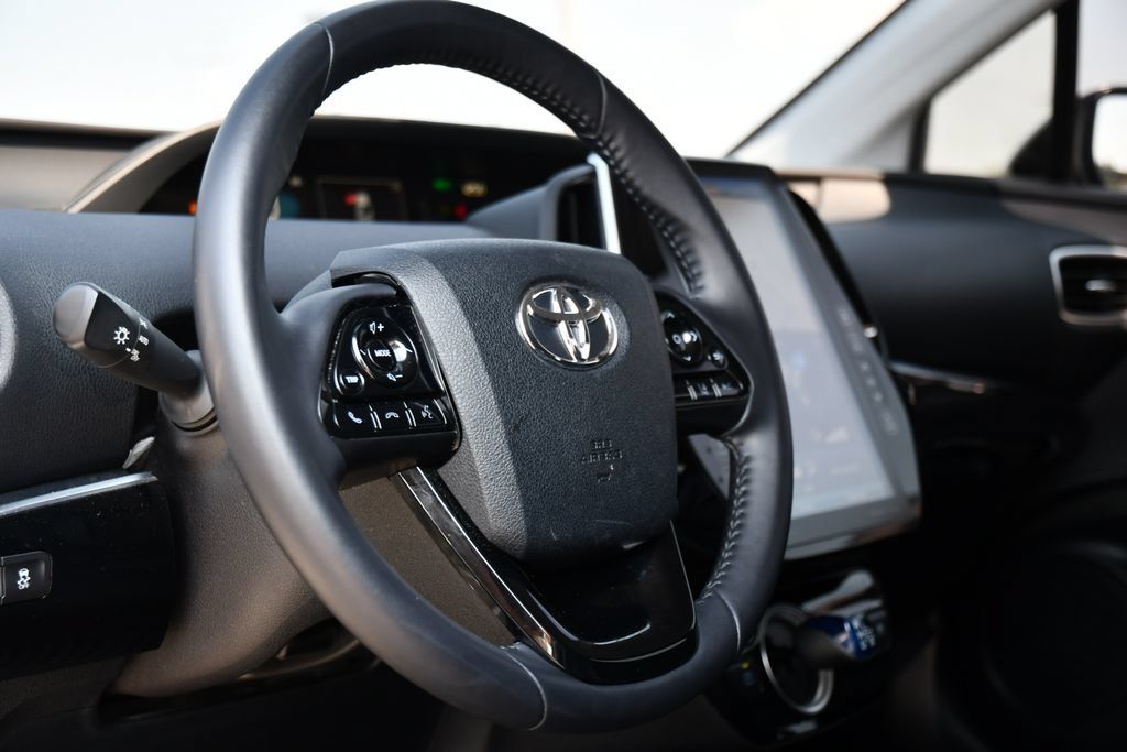 Used 2021 Toyota Prius Prime XLE FWD image 15