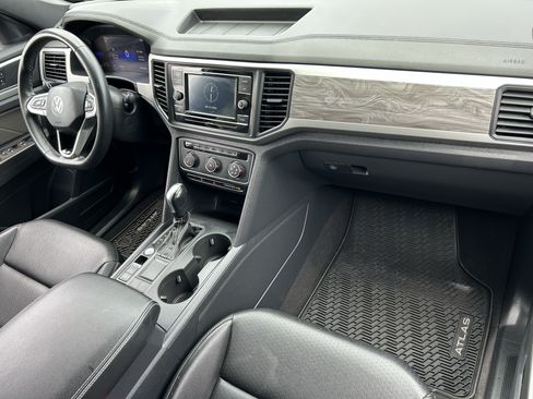 Used 2022 Volkswagen Atlas Cross Sport SE FWD image 10