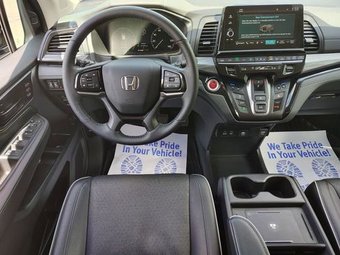 Used 2025 Honda Odyssey Elite image 31