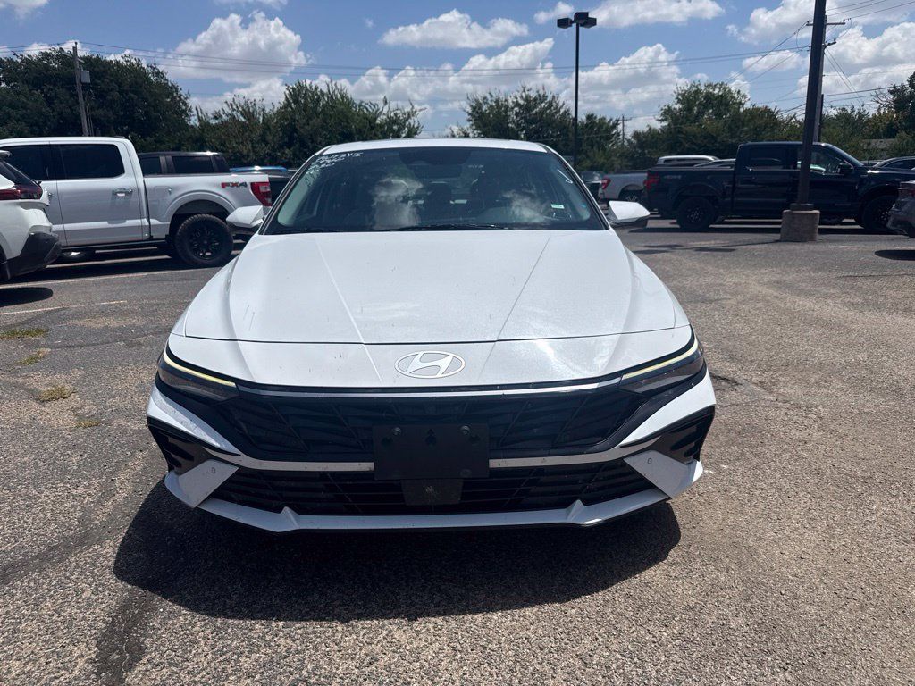 Used 2024 Hyundai Elantra Limited FWD image 6