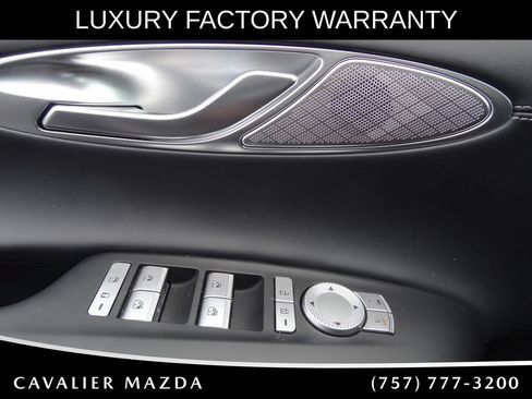 Used 2025 Genesis GV70 2.5T AWD/4WD image 21
