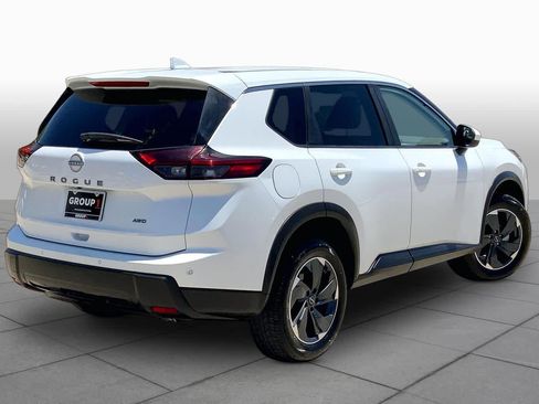 Used 2025 Nissan Rogue SV AWD/4WD image 12
