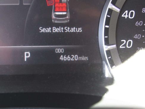 Used 2023 Toyota Highlander LE FWD image 26