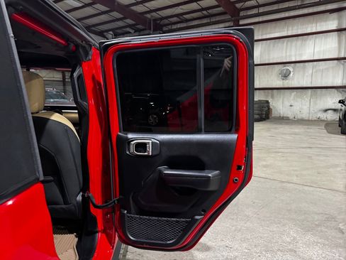 Used 2020 Jeep Gladiator Sport w/ Quick Order Package 24S image 19