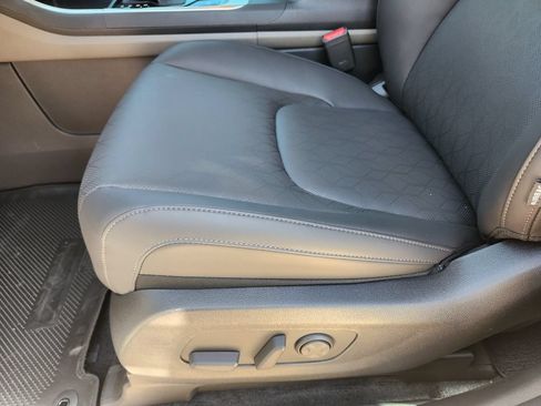 New 2026 Kia Carnival EX FWD image 21
