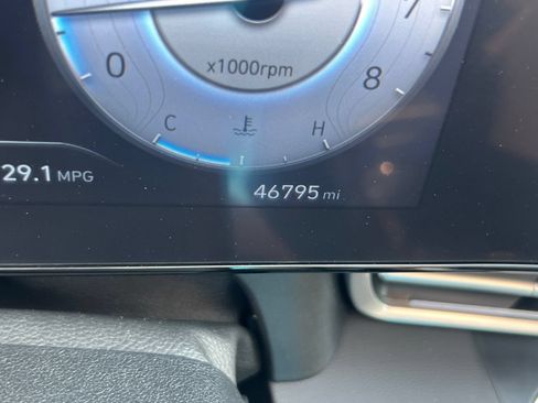 Used 2025 Hyundai Elantra SEL FWD image 20