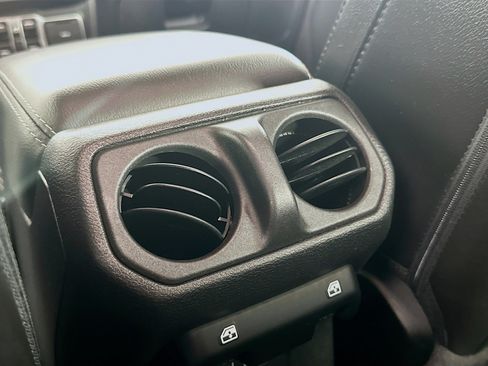 Used 2023 Jeep Wrangler Unlimited Sahara AWD/4WD image 26