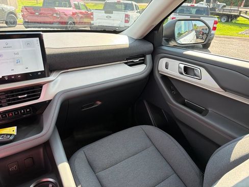 New 2026 Ford Explorer Active RWD image 15