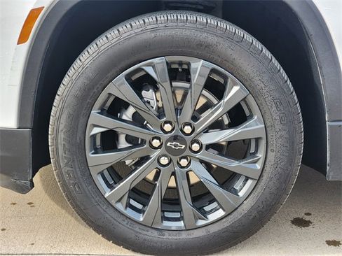 Used 2023 Chevrolet Traverse RS image 7