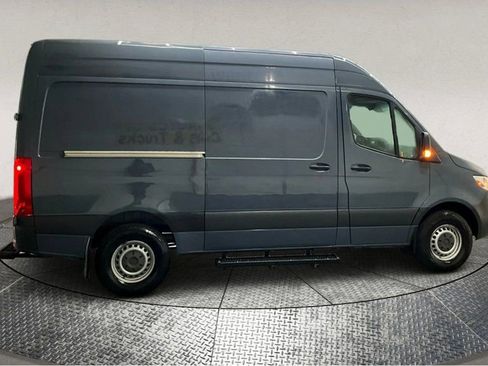 Used 2019 Mercedes-Benz Sprinter 144 image 9