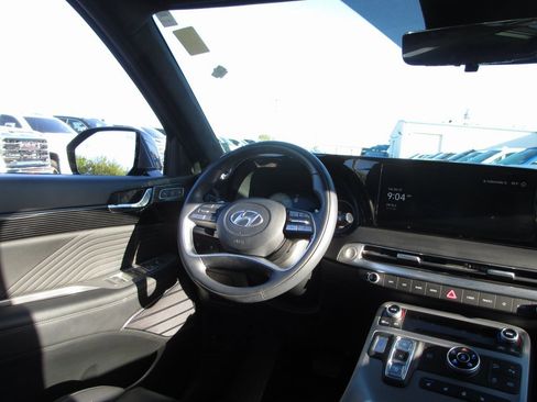 Used 2024 Hyundai Palisade Calligraphy image 25
