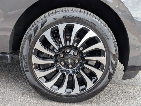 Certified 2024 Lincoln Navigator Black Label image 7