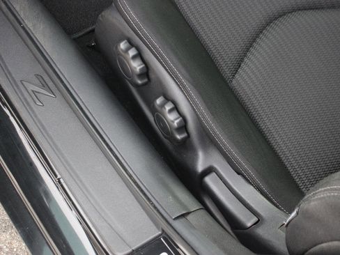 Used 2016 Nissan 370Z w/ Sport Package image 15