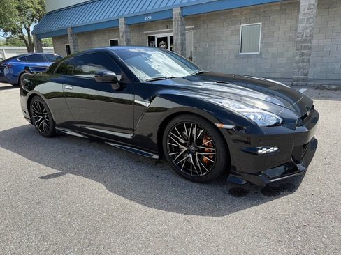Used 2024 Nissan GT-R Premium w/ Floor Mat Package image 9