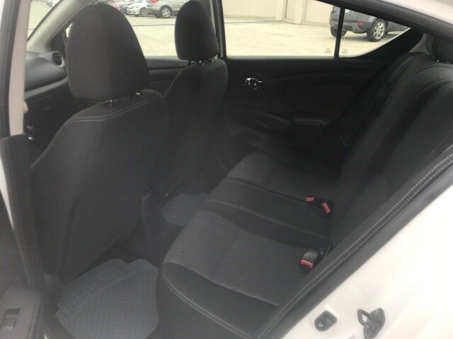 Used 2016 Nissan Versa SV FWD image 8