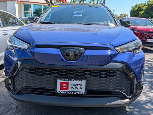 Used 2024 Toyota Corolla Cross AWD Hybrid w/ Moonroof Package image 5