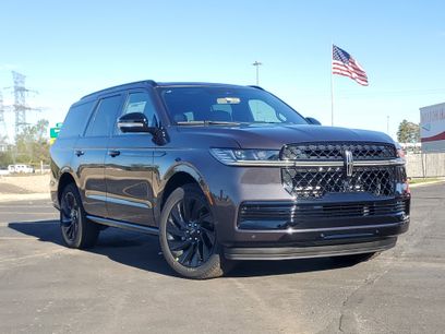 New 2025 Lincoln Navigator Reserve w/ Jet Appearance Package