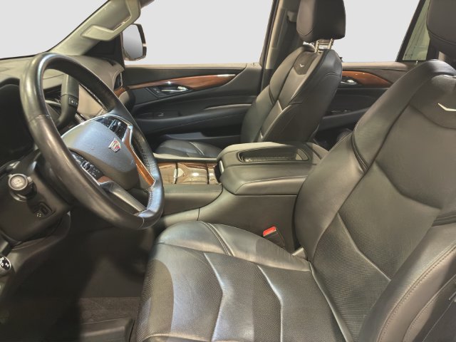 Used 2020 Cadillac Escalade Luxury AWD/4WD image 11