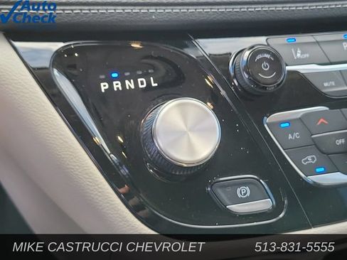 Used 2023 Chrysler Pacifica Touring-L FWD image 21