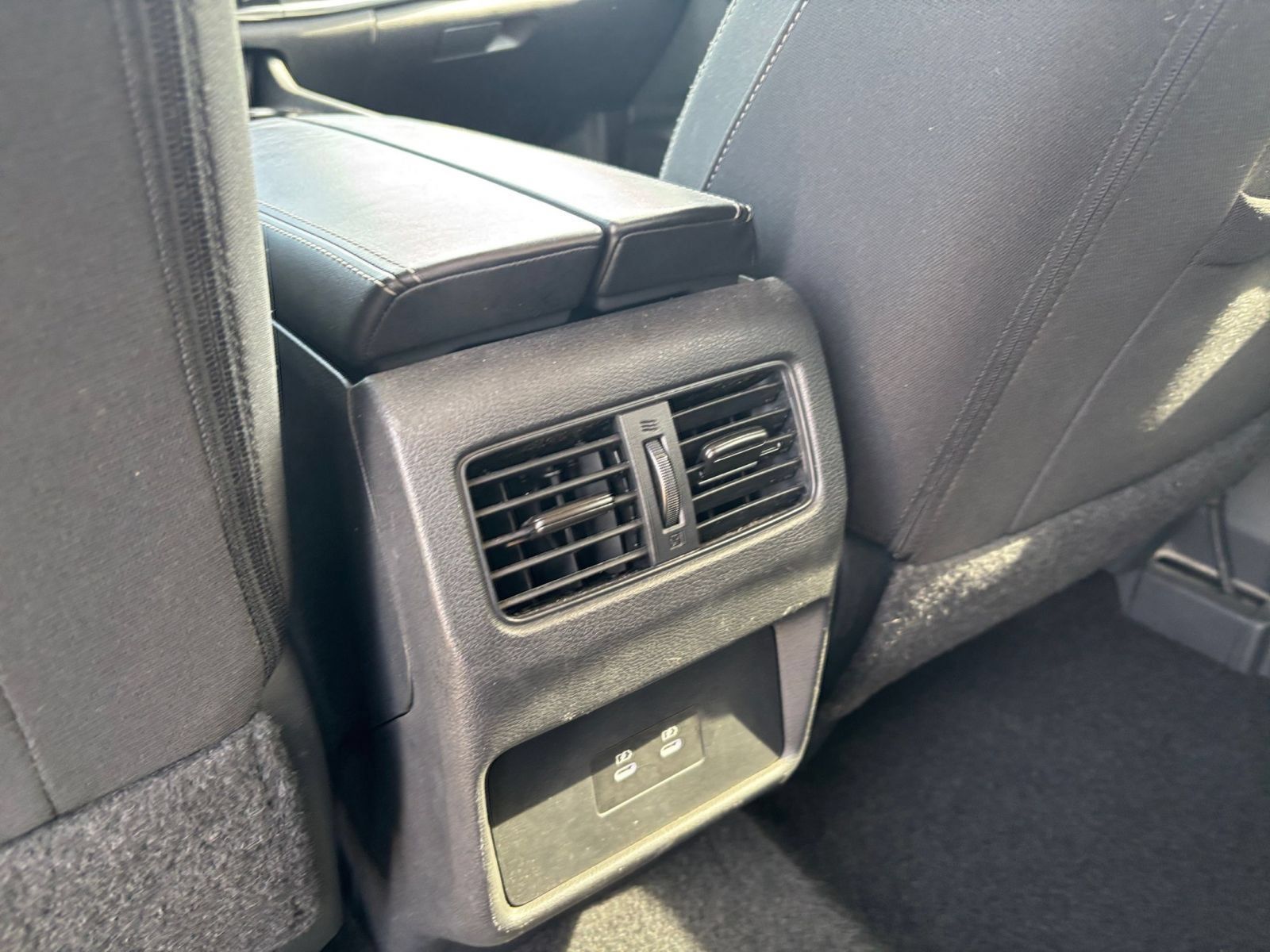 Used 2025 Nissan Rogue SV FWD image 24