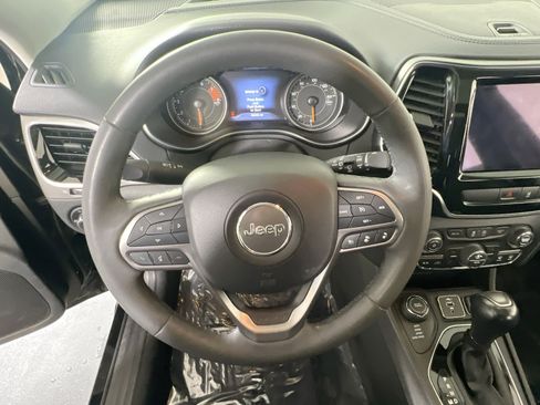 Used 2022 Jeep Cherokee Limited w/ Mopar Interior Package image 11