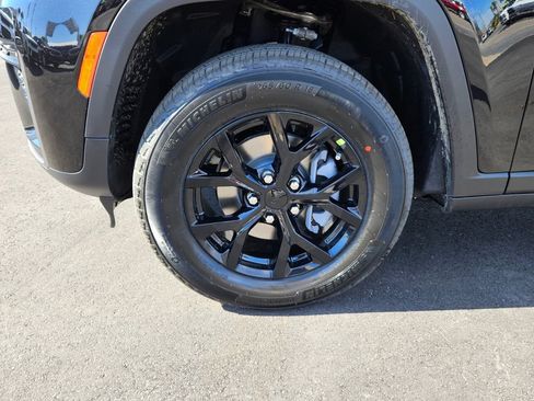 New 2026 Jeep Grand Cherokee Altitude RWD image 9