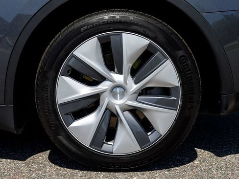 Used 2023 Tesla Model Y Long Range AWD/4WD image 35