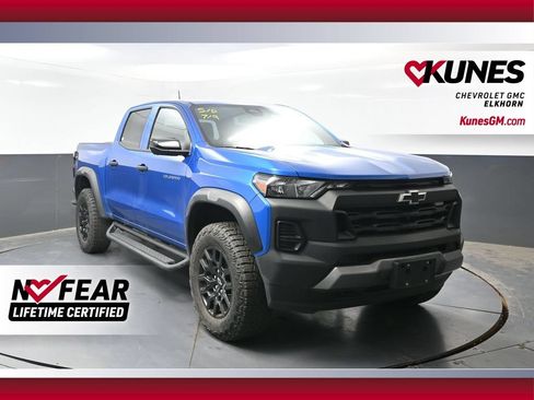 Used 2024 Chevrolet Colorado Trail Boss w/ Technology Package AWD/4WD image 1