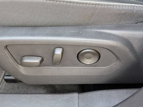 Used 2022 Buick Envision Essence w/ Technology Package I FWD image 21