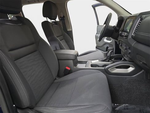 Used 2023 Nissan Frontier SV w/ Technology Package image 12