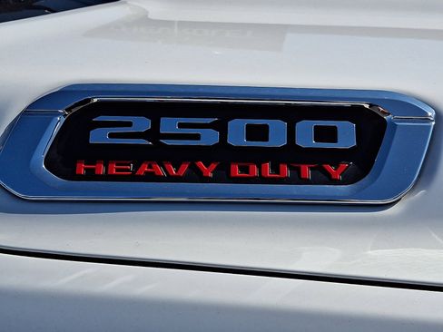 Used 2024 RAM 2500 Tradesman w/ Chrome Appearance Group image 31