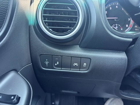 Used 2021 Hyundai Kona SEL Plus AWD/4WD image 14
