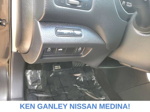 Used 2013 Nissan Altima 2.5 SL w/ 2.5 Moonroof Pkg FWD image 35