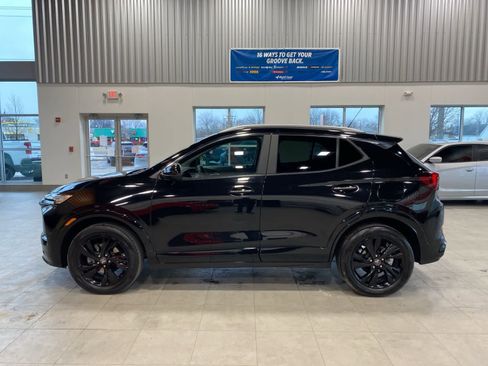 Used 2024 Buick Encore GX Sport Touring image 2